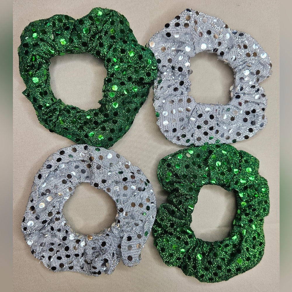 Holiday Scrunchies Set Of 4 NEW